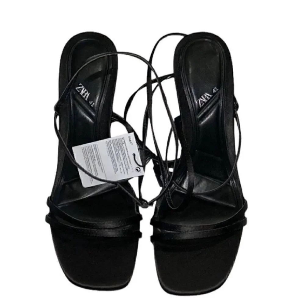Zara Stappy Black Sandals(Size 10) - Picture 2 of 6